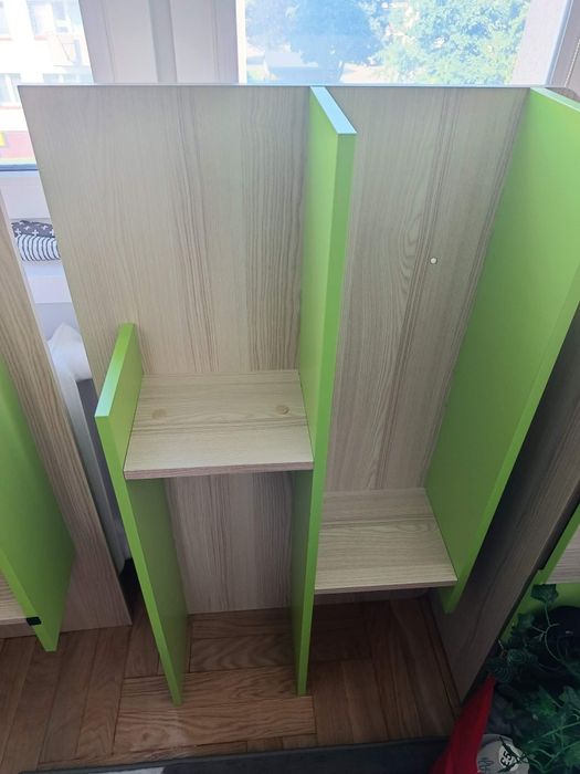 Półki ścienne do pokoju dziecięcego