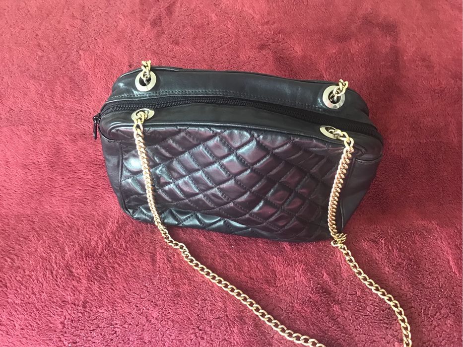 Mała torebka chanelka złoty łańcuszek