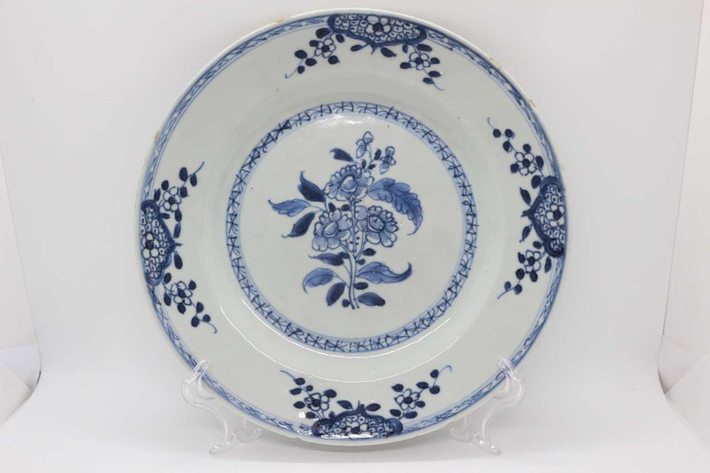 Prato porcelana Chinesa Floral Companhia das índias séc. XVIII/XIX