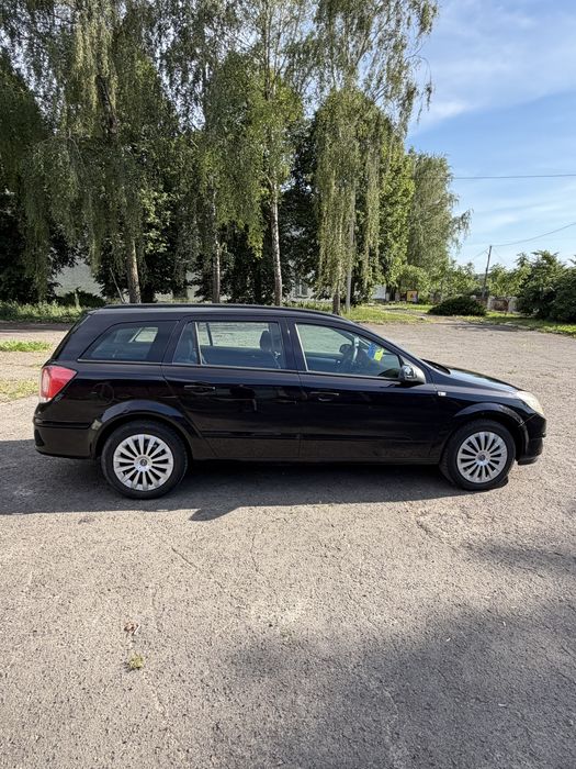 Продам автомобіль Opel Astra H