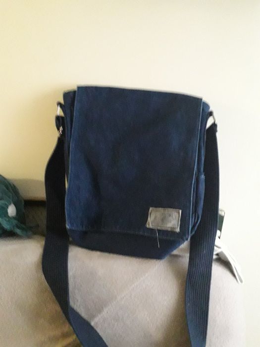 Mala de ganga a tiracolo