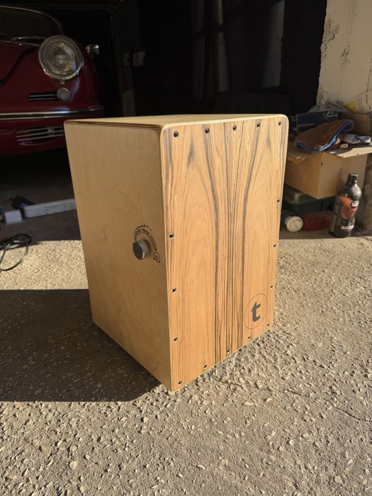 Cajon Thoman novo