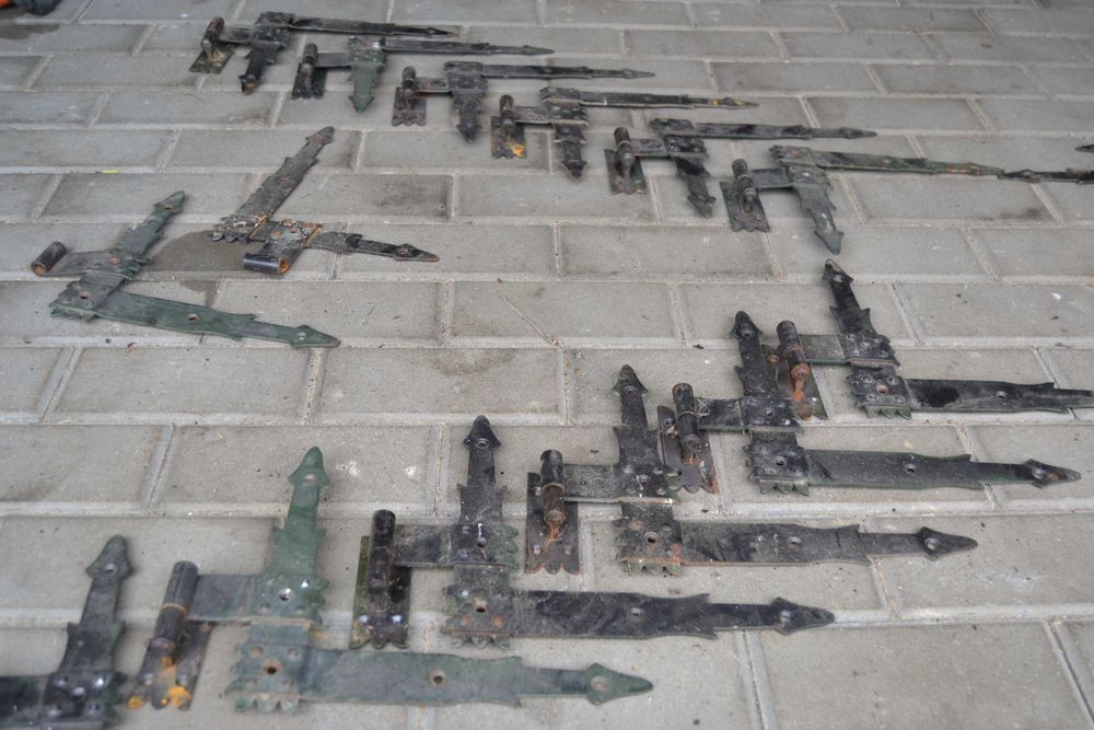 Zawias kątowy do okiennic 22x25 cm kuty retro 4 sztuki