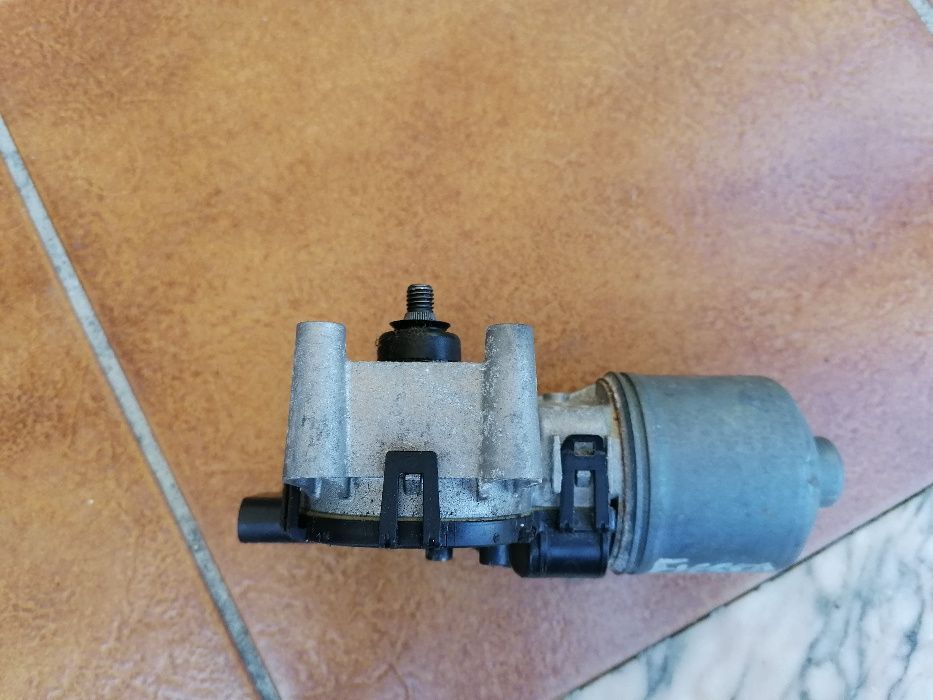 Motor das escovas de limpa vidros da frente Ford Fiesta