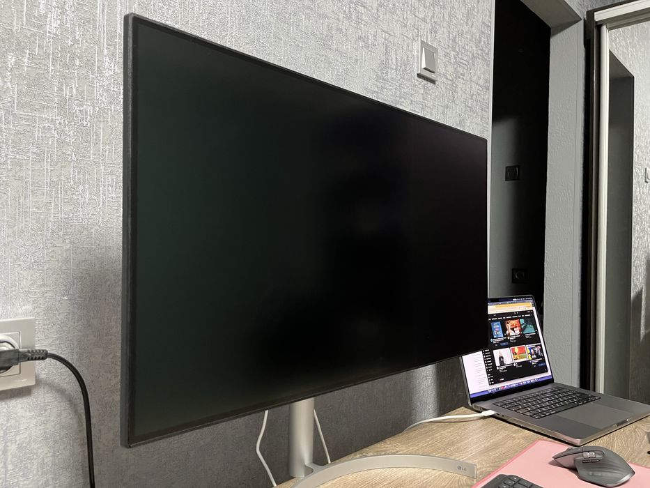 Монітор LG 32UL950 - W