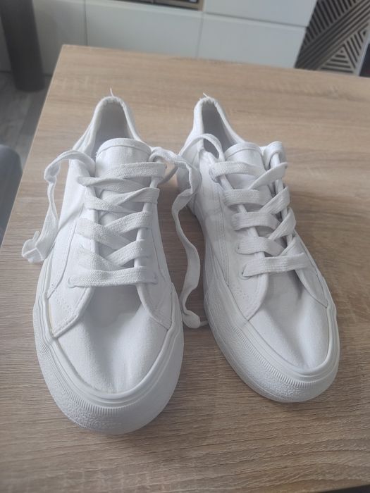 Tenisówki białe na grubej podeszwie rozm. 37, H&M