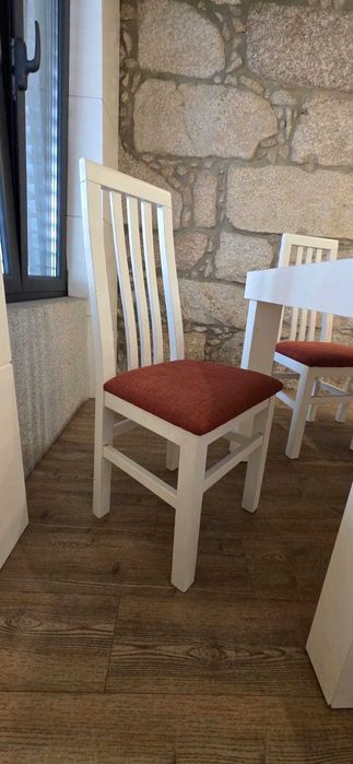 Conjunto 6 cadeiras + mesa