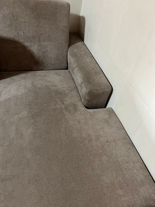 Sofá chaiselongue como novo