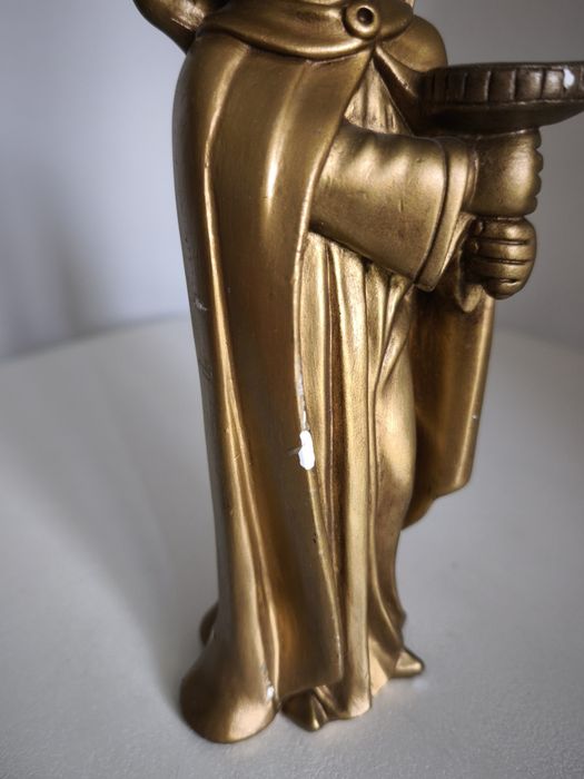 Castiçal de Anjo de gesso pintado a dourado (assinado por autor)