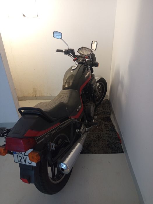 Honda VF 750 sabre
