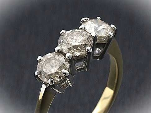 Pierścionek z brylantami 1,50 ct złoto pr. 750 (18K) likwidacja -50%