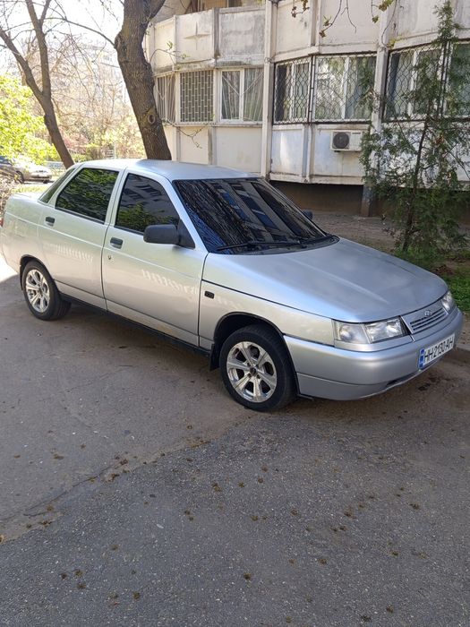 автомобиль ваз 2110