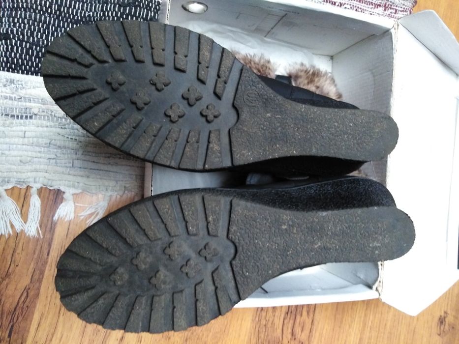 Kozaki 40 czarne na koturnie kożuszek