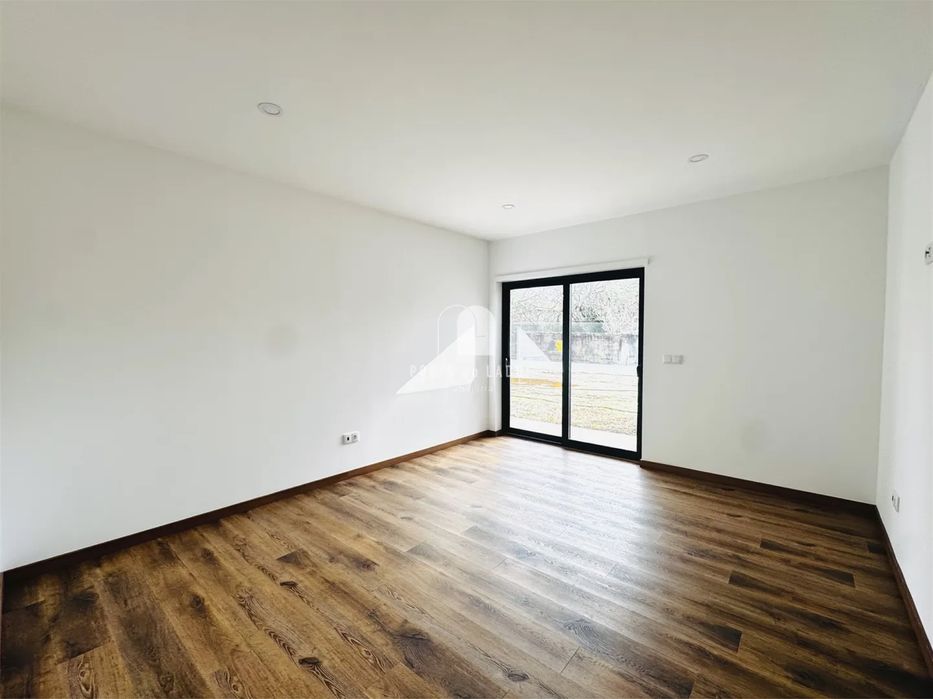 Moradia T4 térrea- Arada- Arrendamento