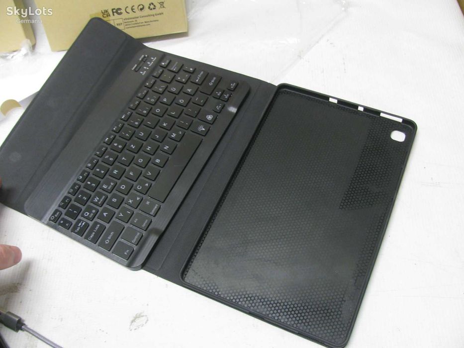 Чехол-клавиатура Bluetooth Keyboard для iPad и не только c Германии