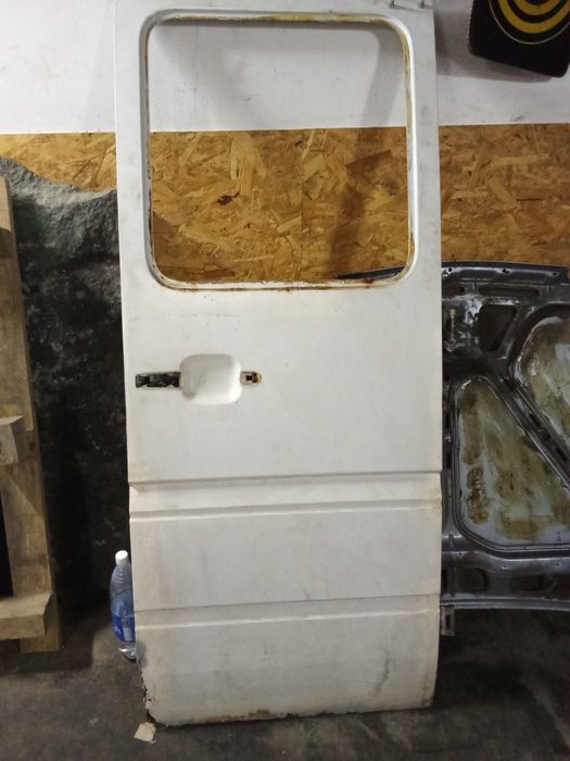 Продам двери спринтер дубыль кабина правая