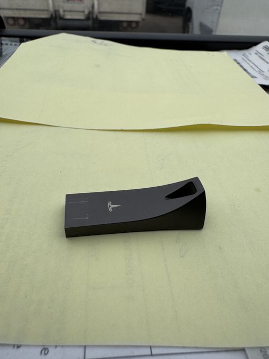 Флешка Тесла .USB 3.1 original.