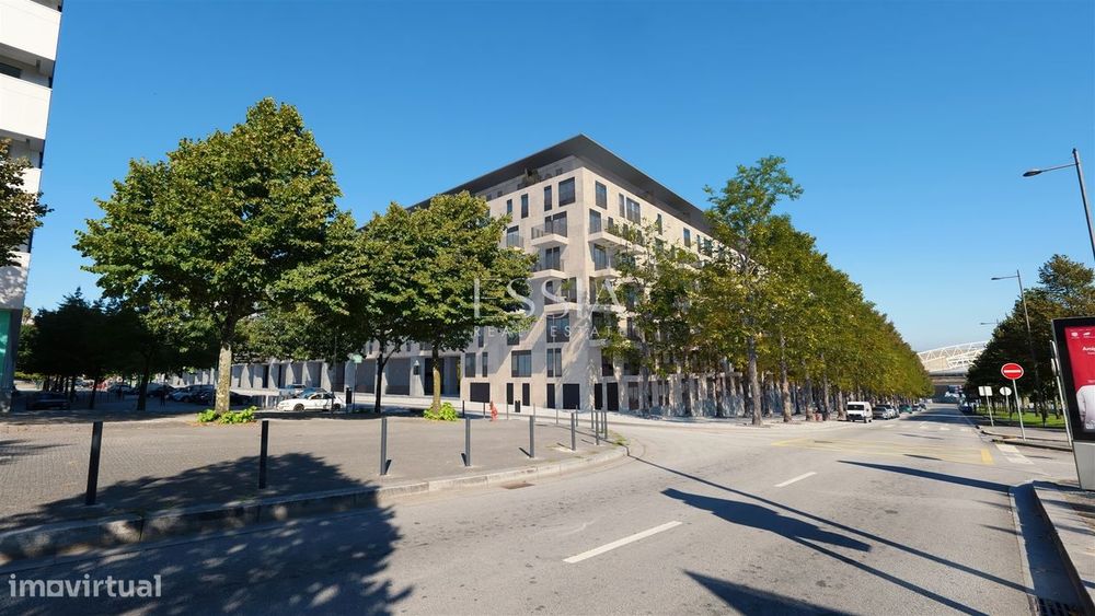 Apartamento T2 com varanda no Antas Atrium
