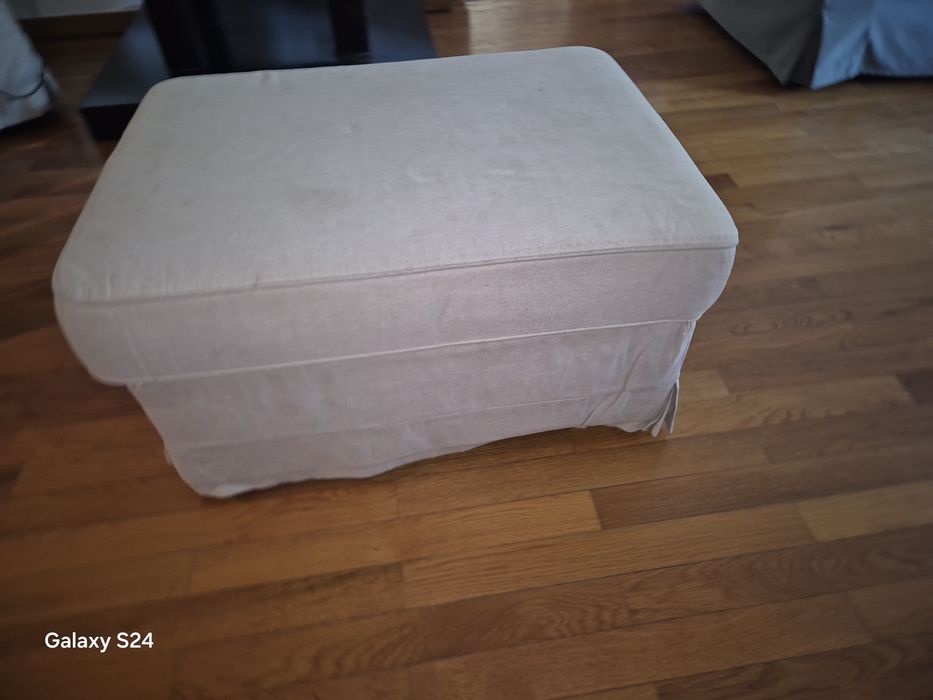 Vendo pousa pes Ektorp cor creme