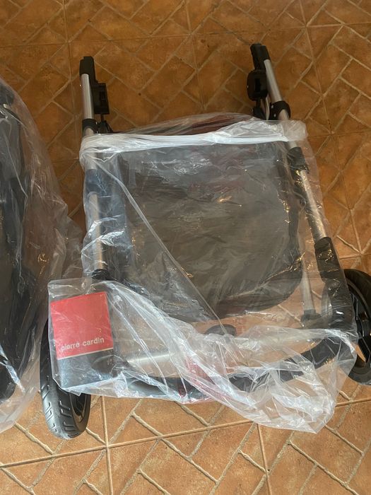 Carrinho de bebé Pierre Cardin