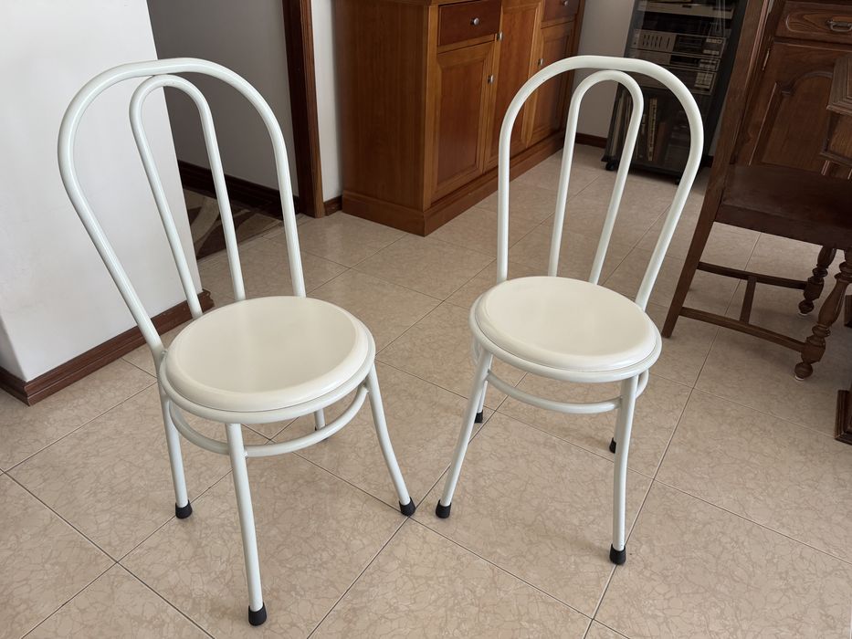 Cadeira branca metalica para mesa de cozinha