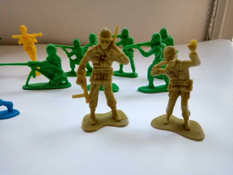 Солдатики разные