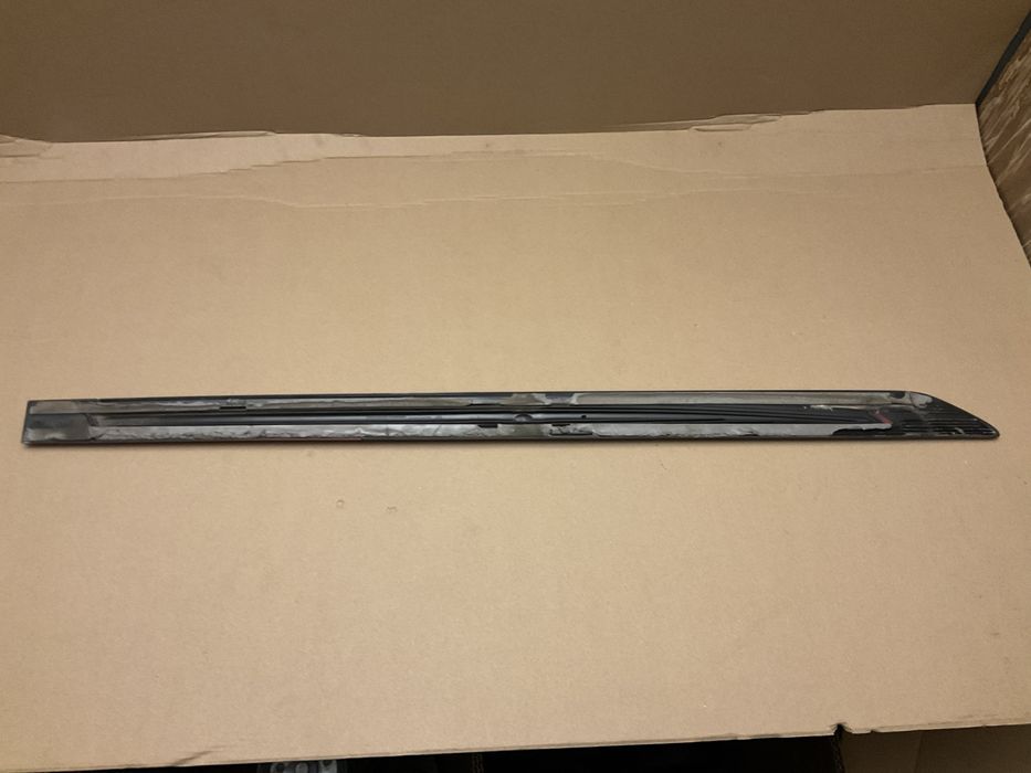 Молдинг задней левой двери тойота приус 50