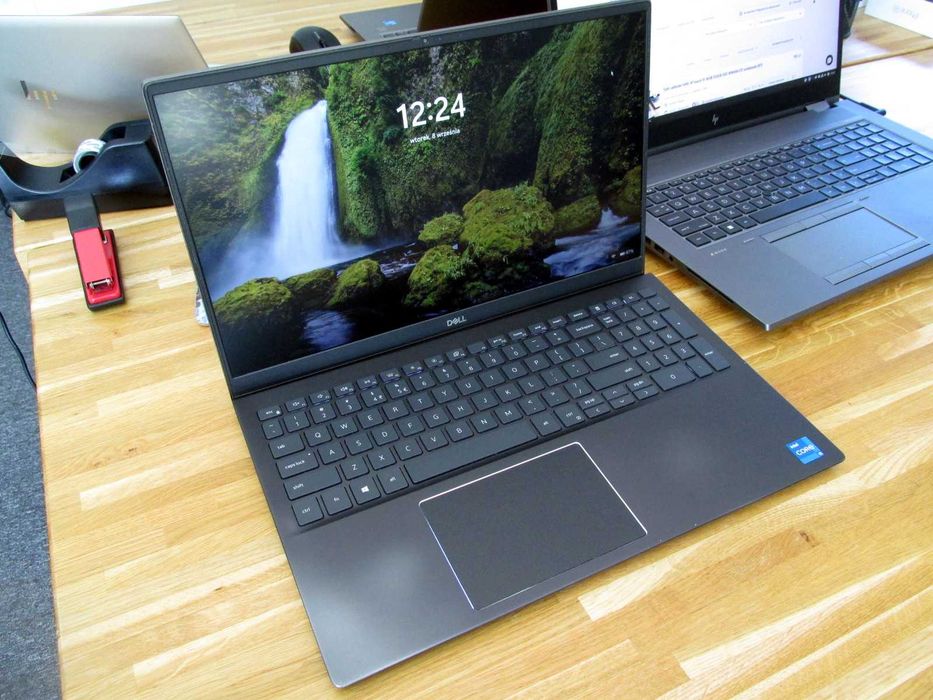 Dell Vostro 5502 15" i5 16GB 256GB laptop notebook (89)