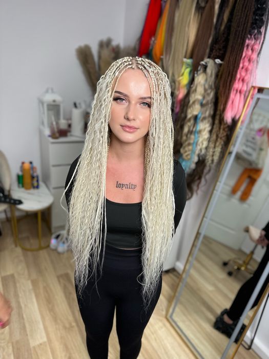 Warkoczyki afroloki przedlużanie hollywood dredokudry i inne fryzury