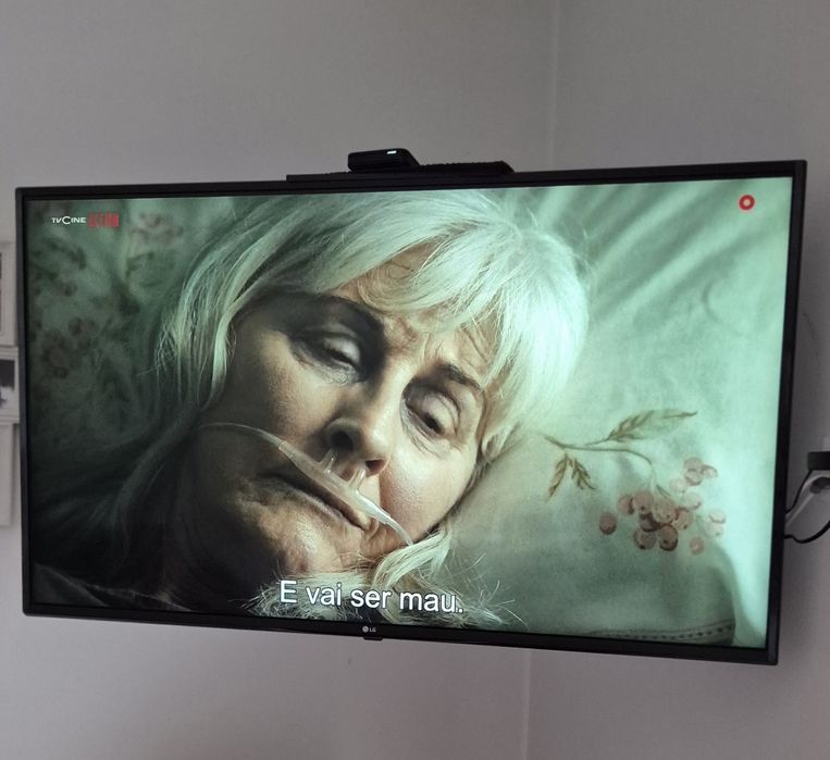 TV LG 49’’ Smart TV 4K – excelente estado