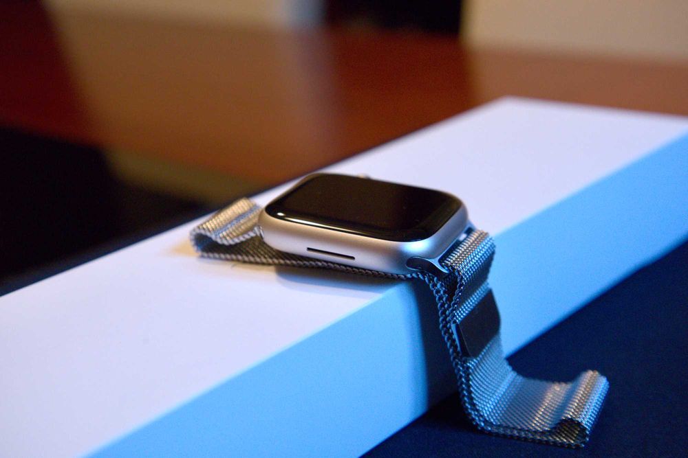 Apple Watch Series 7, 45mm, Loop Milanesa c/ Fatura [Semi novo]