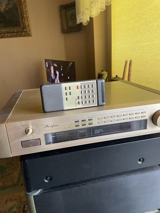 Accuphase fin stereo turner model T-11