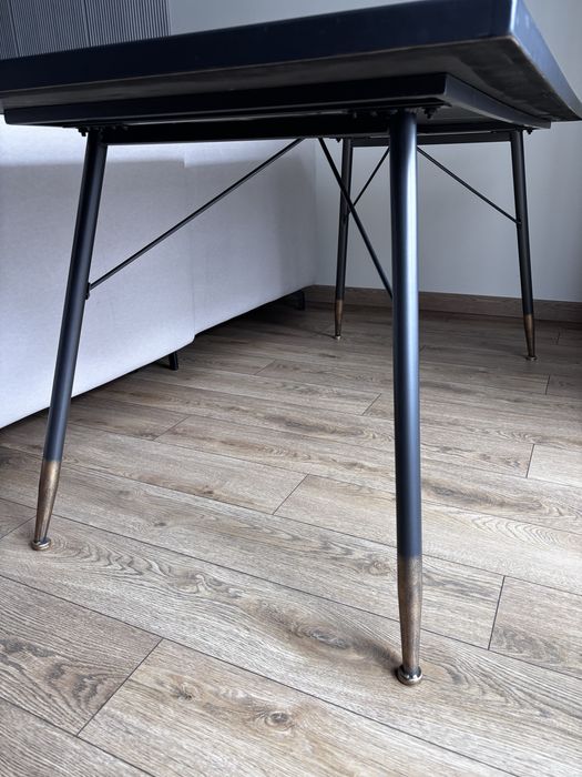 Stół Kare Design odbiór osobisty