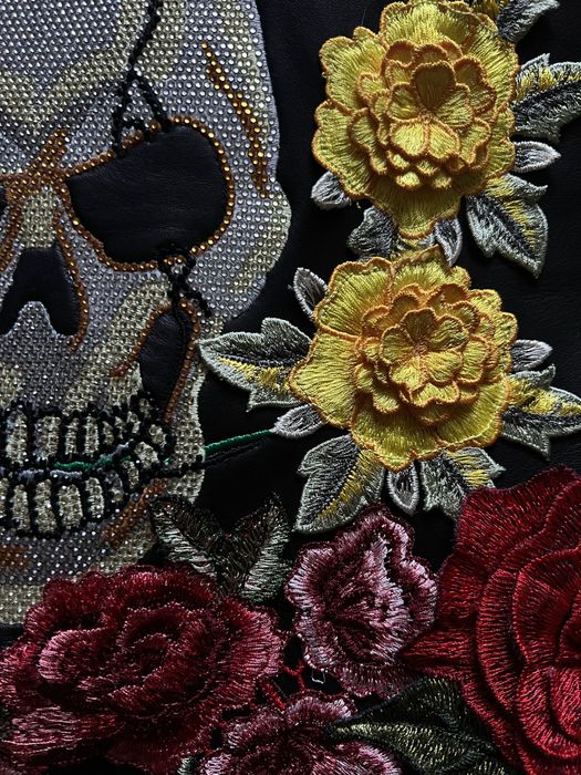 Кожаная куртка с косой молнией и контрастной вышивкой Philipp C.