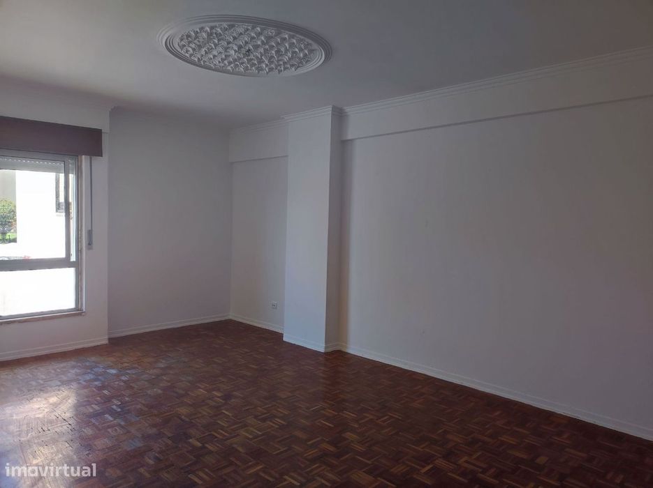 Apartamento T2- 85m Aguálva Sintra