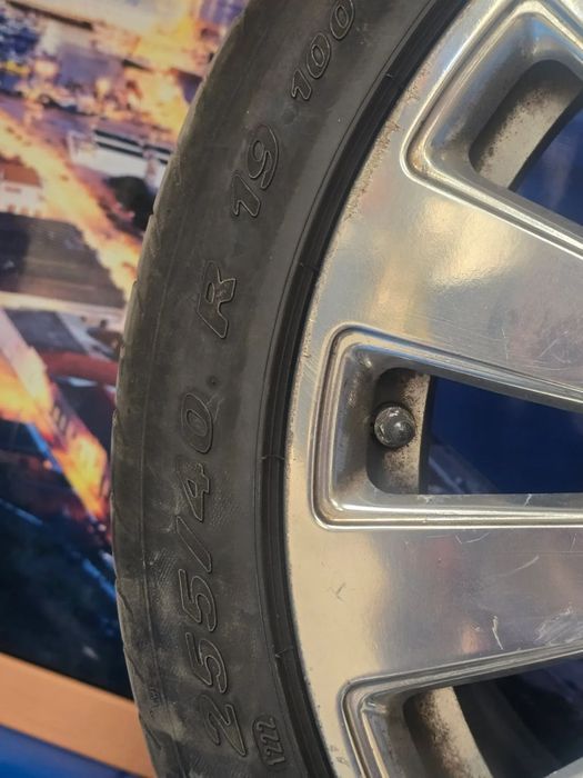 Jantes originais R19 com pneus 255/40 R19 Pirelli Audi A8 D3 EPC OEM