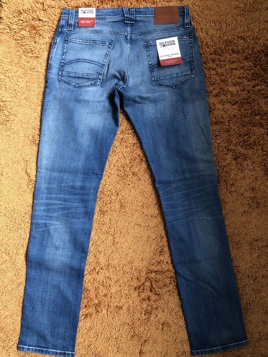 Tommy Hilfiger Original Tapered Ronnie джинси (розмір W32 L34)
