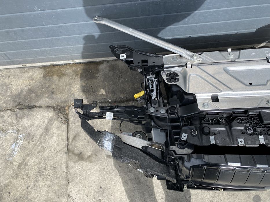 Установлчная панель телевизор комплект BMW G22