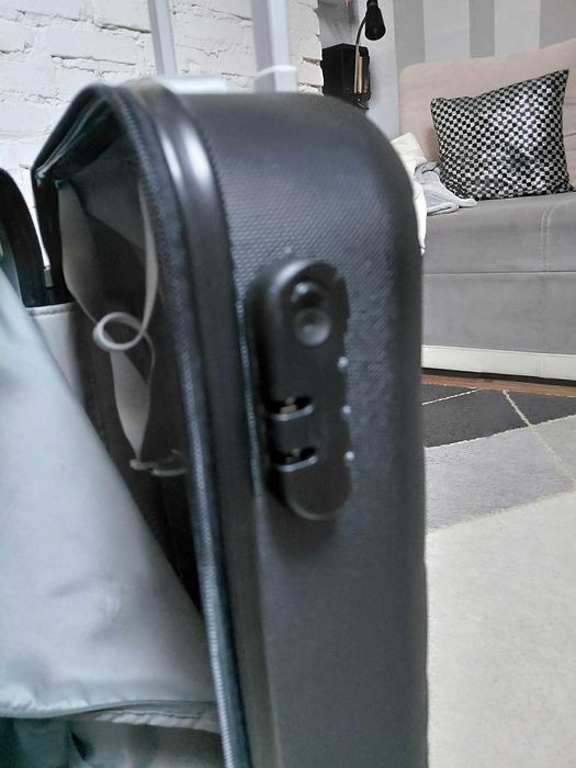 Walizka, średnia samolotowa, na kółkach