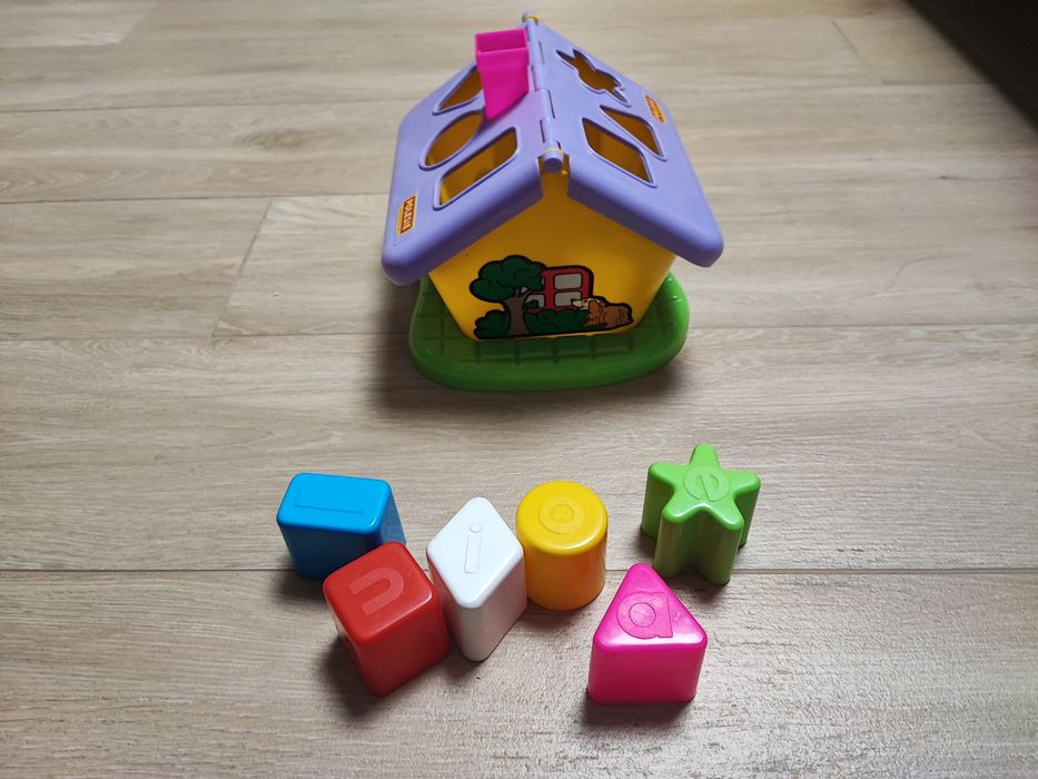 Sorter domek ogrodnika Polesie zabawka edukacyjna. Kształty.