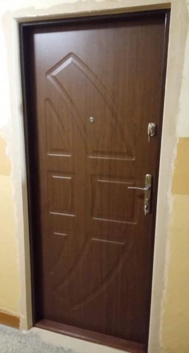 Wejściowe drzwi zewnętrzne z montażem do mieszkania AKUSTYCZNE bloki