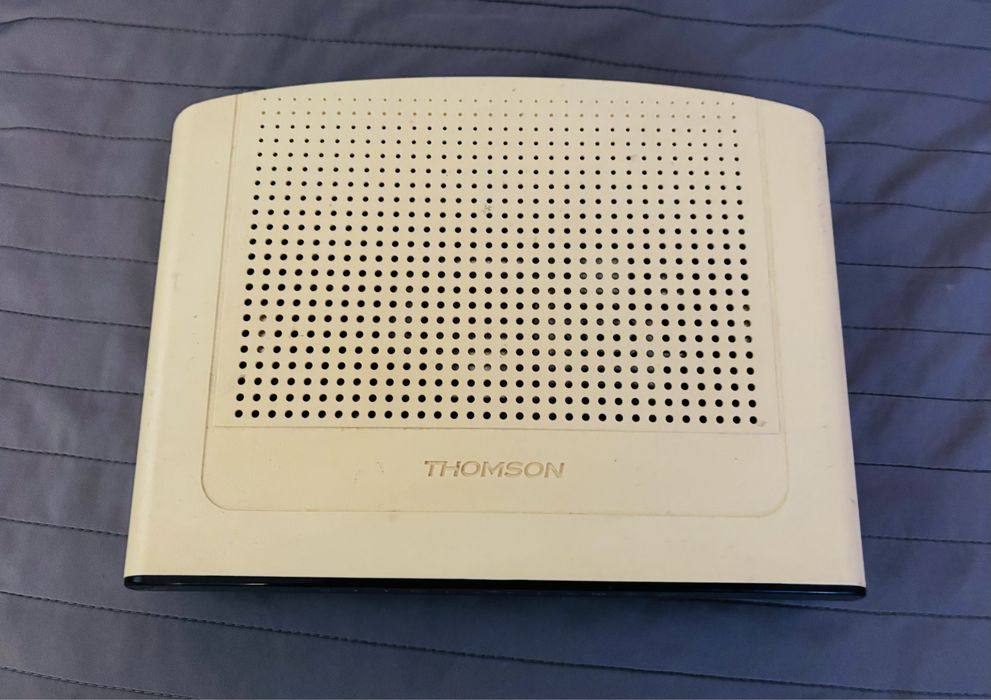 router do Internetu telewizji kablowej Thomson