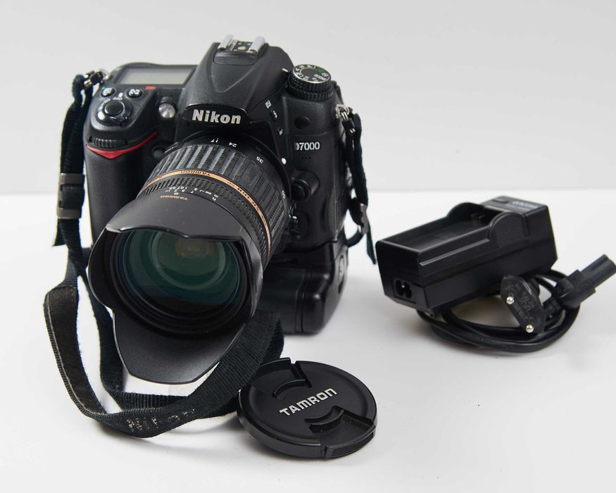 Nikon d700 com grip e objectiva