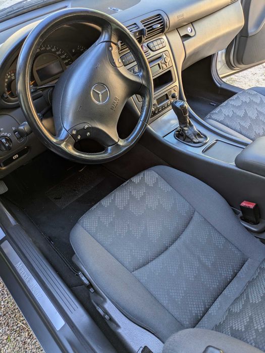 Mercedes de Garagem muito bem Estimado