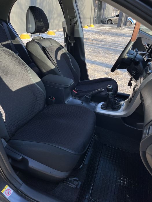 Продам Toyota corolla 2012