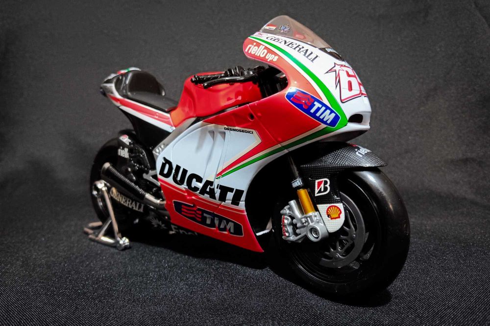 Conjunto de 10 Moto GP escala 1/10