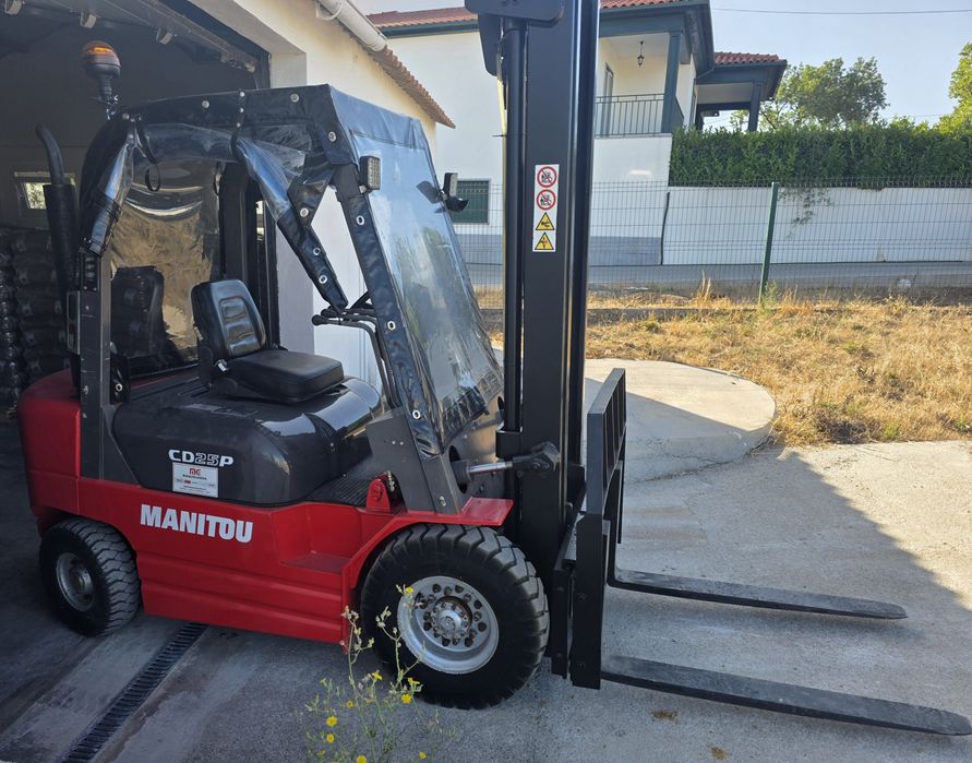 Empilhador Manitou CD 25 P Diesel 2.500 kg