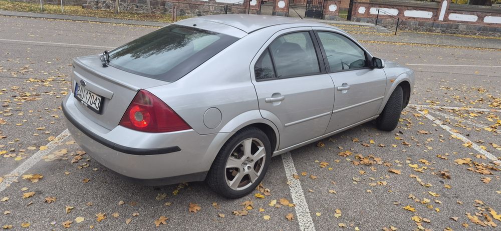 Ford Mondeo 1.8 benzyna