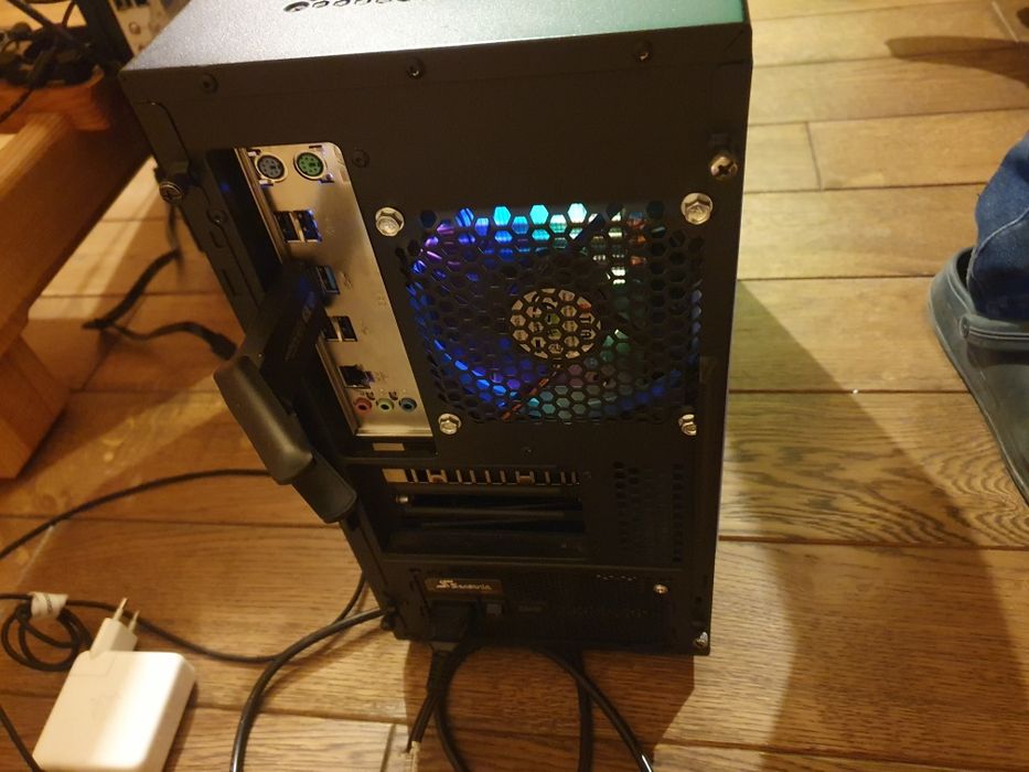 Комп'ютер з Xeon на DDR4 і RX 6600