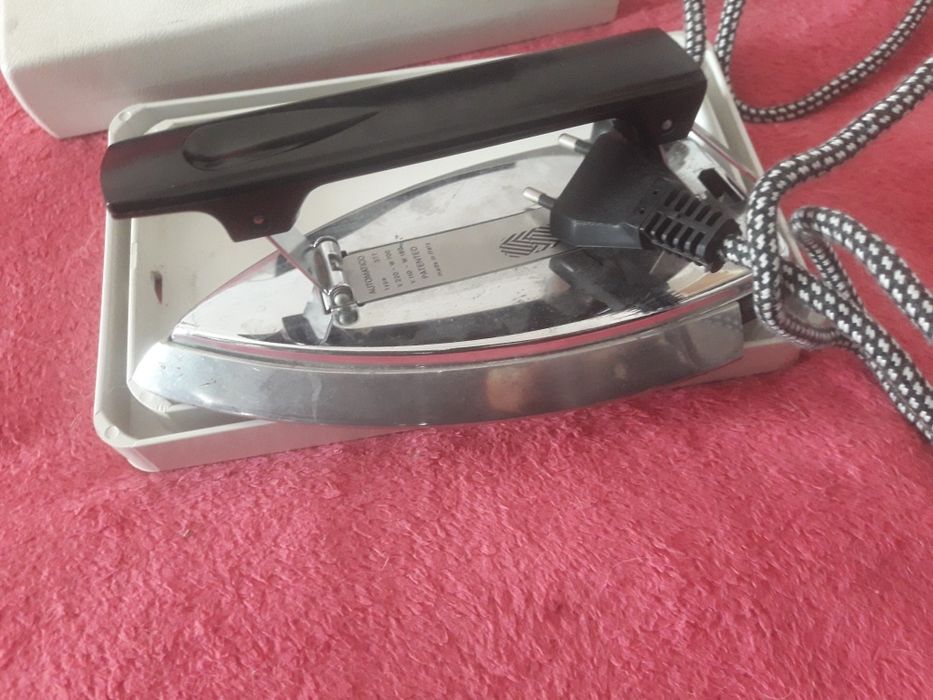 Vende  se Ferro de Viagem